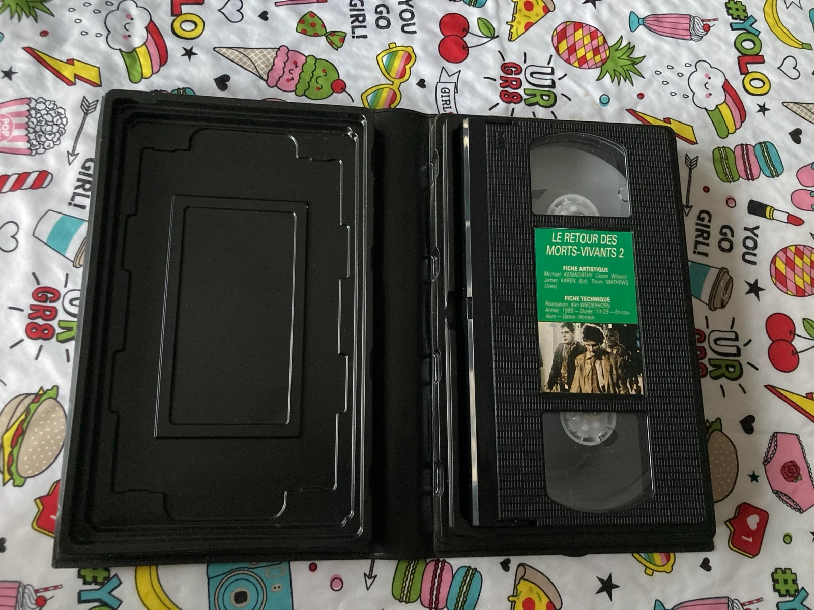 Cassette VHS The Return of the Living Dead 2 (read description) – photo 9
